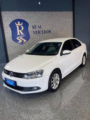 VOLKSWAGEN JETTA 2.0 COMFORTLINE FLEX 4P TIPTRONIC